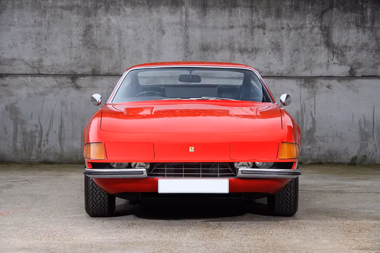 Sắp tới, chiếc Ferrari 365 GTB/4 Daytona đời 1972 từng thuộc sở hữu của ca sĩ này sẽ được mang đấu giá tại Anh.