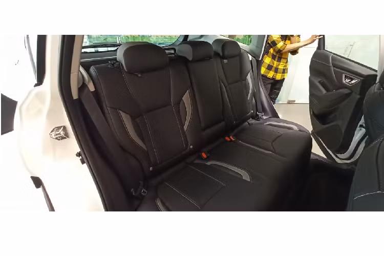 Hệ thống giải trí trung tâm có cải tiến đáng kể với màn hình 8 inch kèm camera 360 độ, kết nối Apple CarPlay và Android Auto.