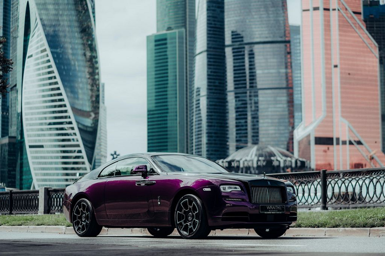 Theo Giám đốc điều hành của đại lý Rolls-Royce Motor Cars Moscow, bà Tatiana Fitzgerald: "Bộ sưu tập Black &amp; Bright là sự kết tinh đầy thú vị giữa vẻ đẹp ma mị của những mẫu xe Rolls-Royce Wraith và màn đêm lung linh, hoa lệ của thủ đô Moscow.