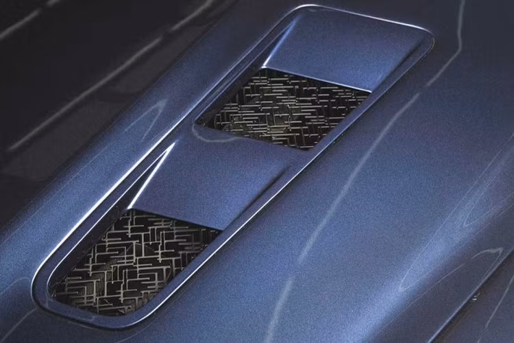 Quá trình sẽ được diễn ra tại xưởng của Callum và sẽ bao gồm những thay đổi tinh tế và đáng kể, cả trên bề mặt và bên dưới phần vỏ bên ngoài.