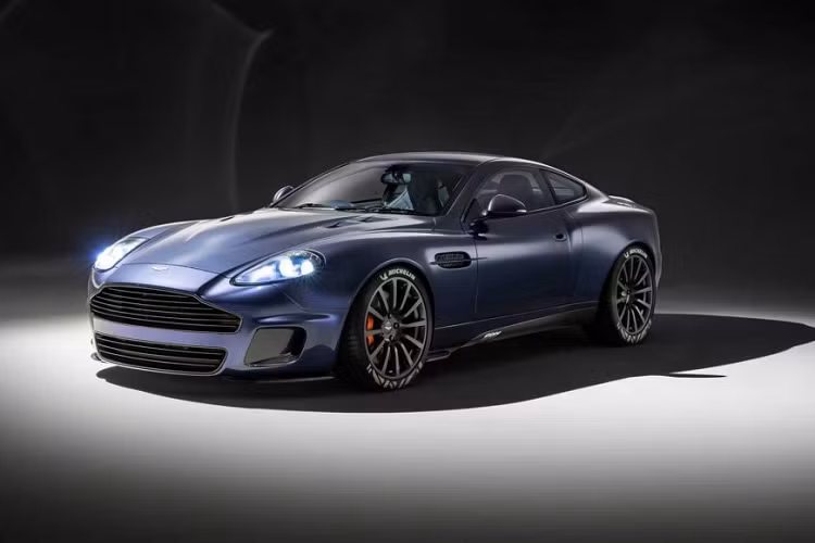 Nhóm thiết kế Callum hiện đã giới thiệu dự án đầu tay của mình, dựa trên chiếc siêu xe Aston Martin Vanquish thế hệ đầu và sẽ chỉ sản xuất giới hạn với 25 chiếc.