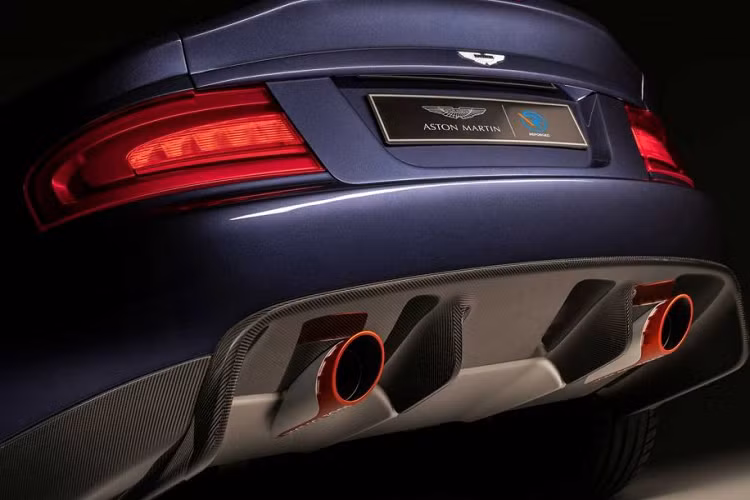 Ở thời điểm hiện tại, Ian Callum, cùng với các công ty hợp tác của mình như R-Reforged có trụ sở tại Anh Quốc, đã tạo ra hai nguyên mẫu của Vanquish 25, một chiếc dùng để phát triển hệ thống treo và một chiếc để trưng bày các chi tiết bên ngoài và bên trong.