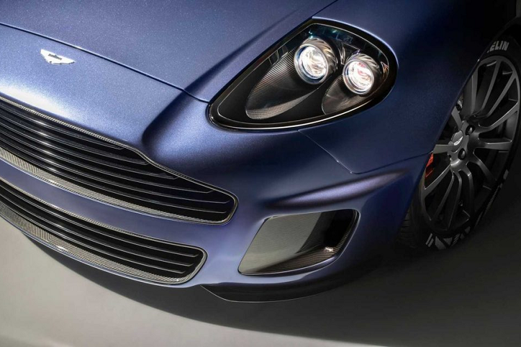 Đây không chỉ là một phiên bản độ của Vanquish thế hệ đầu tiên khi tất cả 25 chiếc xe trong dự án này sẽ được tháo thời thành các mảnh kim loại trần và được sản xuất lại từ đầu với các vật liệu và công nghệ mới.