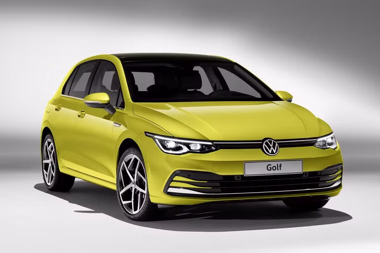 Mẫu xe Volkswagen Golf đã khá thành công nhất ở châu Âu trong hơn 4 thập kỷ qua. Một chương mới trong lịch sử của Golf tiếp tục mở ra vào ngày 24/10/2019 khi hãng xe Đức chính thức ra mắt toàn cầu mẫu Golf hoàn toàn mới thế hệ thứ 8, với thay đổi toàn diện về thiết kế, tích hợp hàng loạt công nghệ tiên tiến mới về kỹ thuật số, kết nối tương tác và động lực vận hành cũng như công nghệ an toàn.