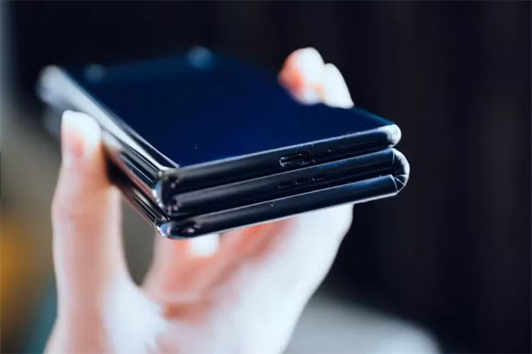 Smartphone man hinh gap lam 3 di nhat hien nay-Hinh-3