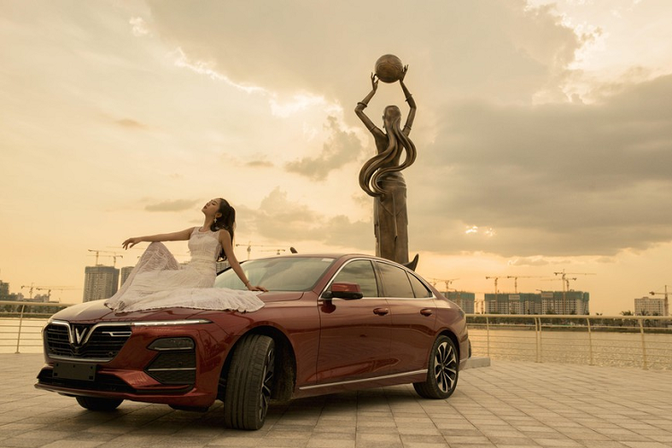 Như Mai có gương mặt khả ái và thân hình chuẩn cùng sở thích đi du lịch, nhảy.