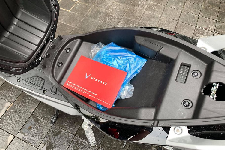 Cận cảnh cốp xe của VinFast Impes