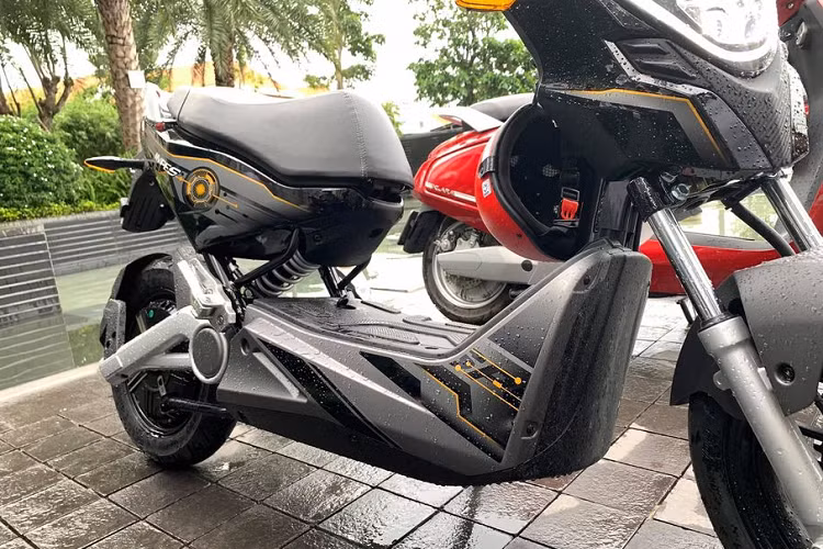 Ngoài ra, viên pin Li-ion của xe sẽ được đặt ở dưới sàn, điều này giúp tối ưu hoá diện tích không gian chứa đồ trong cốp xe.