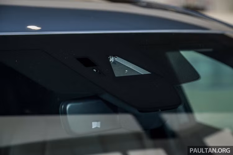 Bản 2.0 High Plus sở hữu hàng loạt công nghệ hỗ trợ trong gói Mazda i-Activsense. Gói này bao gồm 4 cảm biến đỗ xe xung quanh thân xe, hệ thống đèn chiếu sáng thích ứng (bằng LED), cảnh báo điểm mù, cảnh báo phương tiện cắt ngang phía sau, cảnh báo lệch làn đường, hỗ trợ giữ làn, cảnh báo tài xế ngủ gật, phanh thông minh trong thành phố và kiểm soát hành trình dựa trên hệ thống radar.