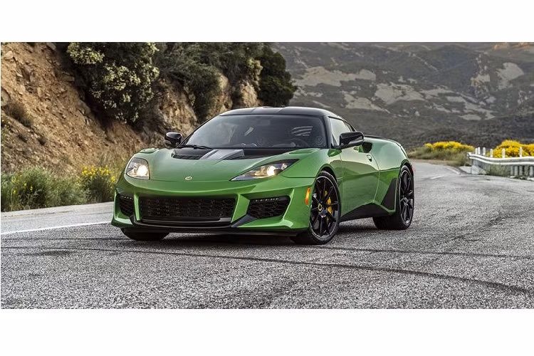 Ngoài việc đánh giá về tốc độ, khả năng tăng tốc và thời gian hoàn hành vòng đua, yếu tố phản hồi từ tài xế cũng rất quan trọng để đánh giá một chiếc xe tốt nhất, giành chiến thắng chung cuộc.