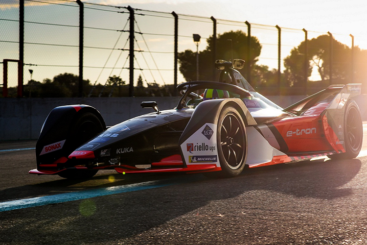 FIA đang xem xét 2 khả năng cho động cơ mới. Khả năng đầu tiên cho phép xe sử dụng công suất ở mức 402 mã lực trong cuộc đua và 470 mã lực ở vòng loại, khả năng thứ hai là công suất sử dụng trong cuộc đua được giới hạn ở mức 335 mã lực và 402 mã lực ở vòng loại.