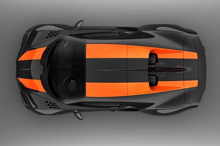 Chiếc xe thực hiện kỷ lục này không thực chất là một chiếc Bugatti Chiron thương mại. Theo những hình ảnh có được, chiếc xe giống như một phiên bản nguyên mẫu của Chiron Super Sport 300 Edition với phần đầu xe được thiết kế lại cùng đuôi xe kéo dài.