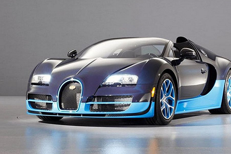Bugatti Veyron có lẽ là giấc mơ của tất cả những người mê xe trên thế giới, nhưng cái giá phải trả để sở hữu nó khiến bạn không khỏi giật mình. Veyron Super Sport có giá khoảng 3,4 triệu USD tại Mỹ
