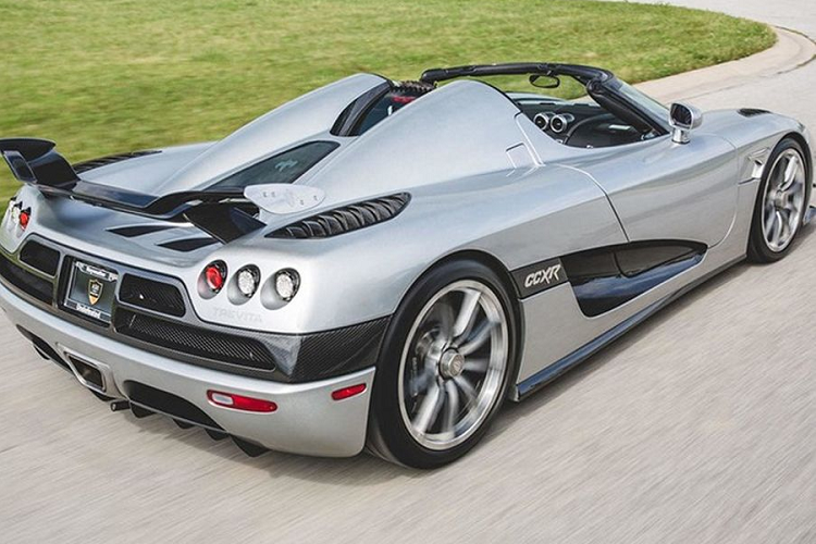 Koenigsegg CCXR Trevita đã thuộc sở hữu của ''tay đấm triệu USD'' Floyd Mayweather và có mức giá là 4,8 triệu USD vào năm 2015. Được biết, siêu xe này chỉ được sản xuất 2 chiếc