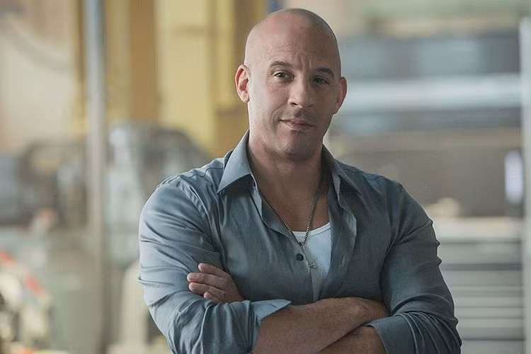 Vin Diesel chắc chắn là cái tên đã không còn xa lạ với công chúng yêu điện ảnh thế giới với vai diễn "đóng đinh" Dominic Toretto của bom tấn Fast and Furious. Tuy nhiên, với phong độ chói sáng cùng khả năng diễn xuất đỉnh cao, ít ai biết rằng nam tài tử Hollywood vừa bước qua tuổi 52.