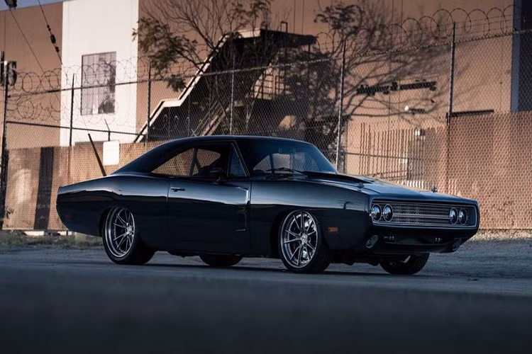 Mẫu xe cơ bắp Mỹ Dodge Charger đời 1970 độ SpeedKore Performance được đặt một cái tên khá trìu mến - Tantrum. Sau khi qua tay nhà độ SpeedKore Performance Group, mẫu Dodge Charger 1970 dường như đã lột bỏ hoàn toàn thân xác cũ để đến với "bộ cánh" cá tính và cuốn hút hơn.