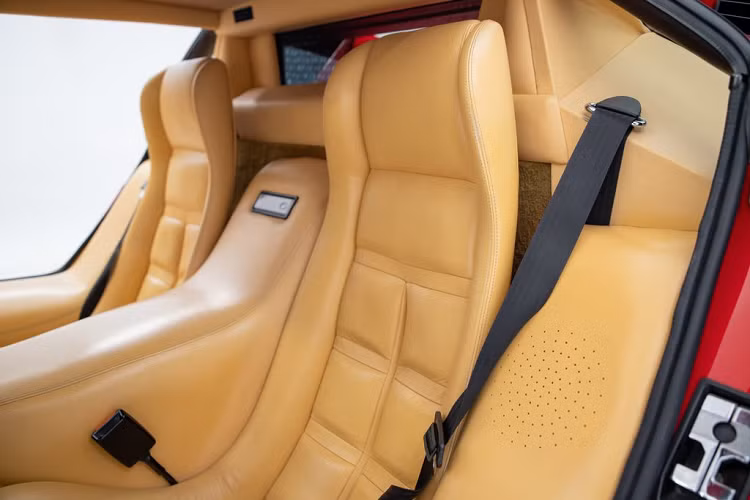 Nội thất siêu xe Lamborghini Countach LP 5000 S của Mario Andretti.