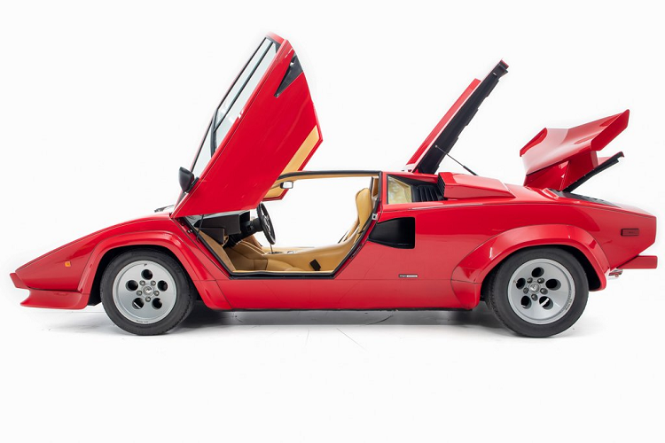 Chiếc siêu xe Lamborghini Countach của cựu tay đua F1 Mario Andretti thuộc phiên bản LP500 S "hàng hiếm" trên thế giới hiện nay.