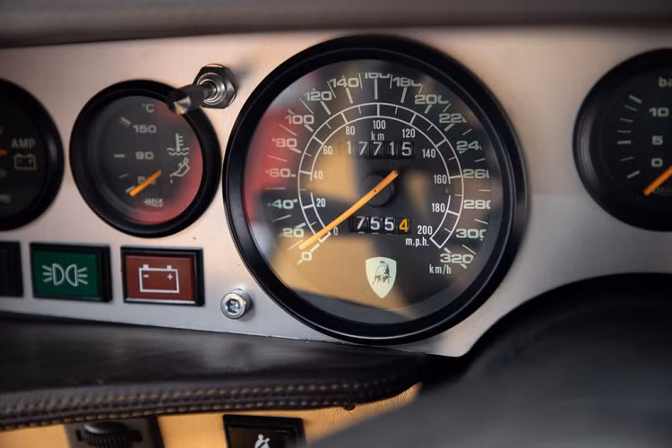 Chiếc xe thường xuyên bảo dưỡng chính hãng.