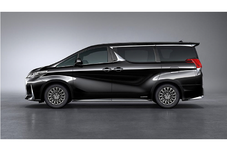 Theo dự kiến, Lexus LM mới sẽ được bán tại Trung Quốc và các thị trường châu Á khác vào cuối năm nay, xe chỉ có 02 lựa chọn màu sơn gồm đen và trắng. Giá xe Lexus LM hiện vẫn chưa được công bố, nhưng rõ ràng nó sẽ có giá cao hơn so với Toyota Alphard.