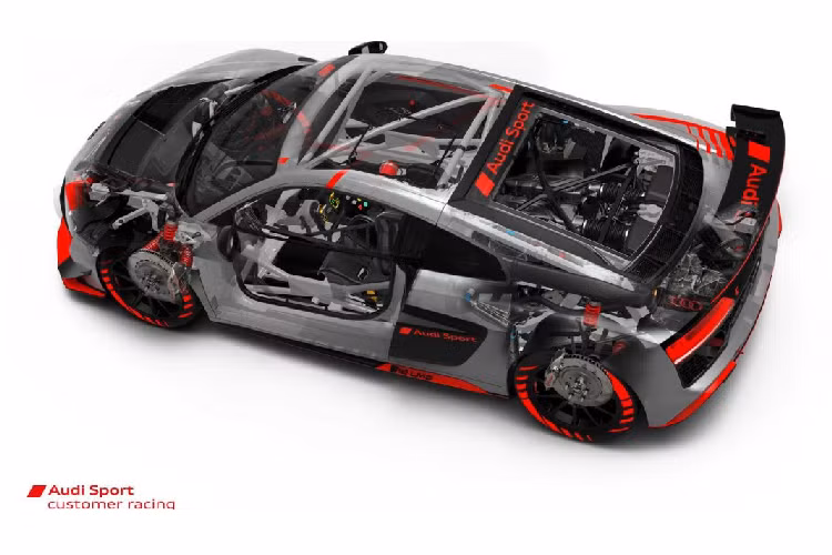 Ở bản đua, xe được thêm vào một số chi tiết đua như cản trước mới, cản sau với ống xả được đặt giữa, khuếch tán lớn bên dưới và cánh gió.