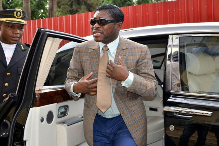 Những chiếc xe này đã bị Thụy Sĩ tịch thu trong quá trình điều tra hành vi rửa tiền và lạm dụng công quỹ đối với Teodorin Nguema Obiang, con trai Tổng thống Teodoro Obiang Nguema, người đã và đang cầm quyền ở Guinea Xích đạo trong 40 năm.