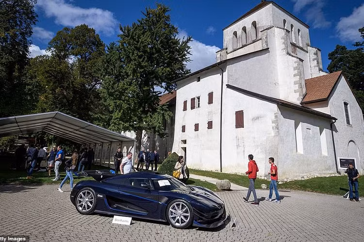 Đây là một thương vụ đặc biệt, vì nó là một bộ sưu tập siêu xe cá nhân sử dụng rất ít nên còn rất mới. Một thú vị khác, tất cả sẽ được bán mà không có giá khởi điểm