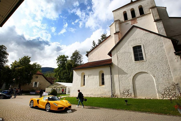 Teodorin Obiang - Phó Tổng thống chịu trách nhiệm về quốc phòng và an ninh, con trai của Tổng thống Guinea Xích đạo đương nhiệm vốn khét tiếng về lối sống ăn chơi xa xỉ.