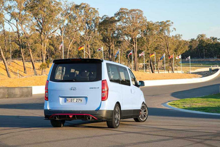 Còn có các tên gọi khác như Grand Starex, H-1, i800 hay iMax tuỳ thuộc vào từng thị trường, Hyundai có thể biến Starex thành một chiếc xe khách hạng sang cho gia đình đông người hoặc limousine đường dài.