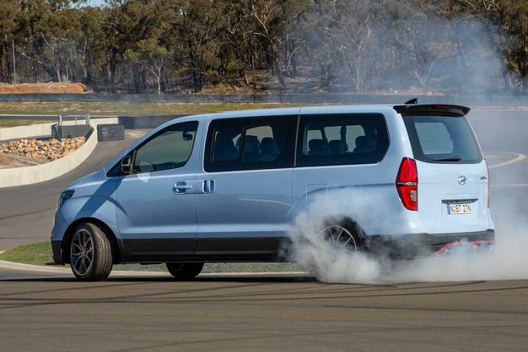 Là một dự án ngoài giờ của chi nhánh Hyundai tại Úc, rất đáng tiếc khi iMax N Drift Bus sẽ không bao giờ được sản xuất thương mại. Tuy nhiên những người yêu thích chiếc xe van đặc biệt này có thể nhìn thấy nó tại giải World Time Attack Challenge đang được tổ chức ở trường đua Sydney Motorsport Park vào cuối tuần này.