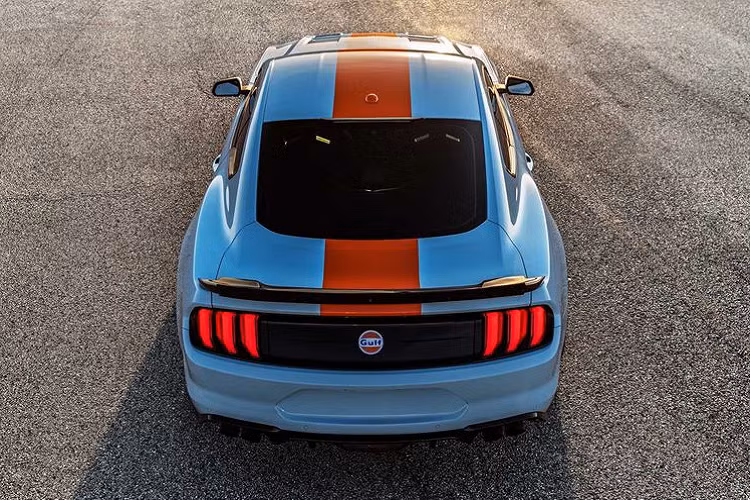 Brown Lee Performance cho biết mẫu xe thể thao Ford Mustang Gulf Heritage Edition được tạo ra sau khi đã thông qua sự đồng ý của Ford để sử dụng chủ đề sơn của chiếc xe đua Ford GT40 từng chiến thắng LeMans trong cả hai năm 1968 và 1969.