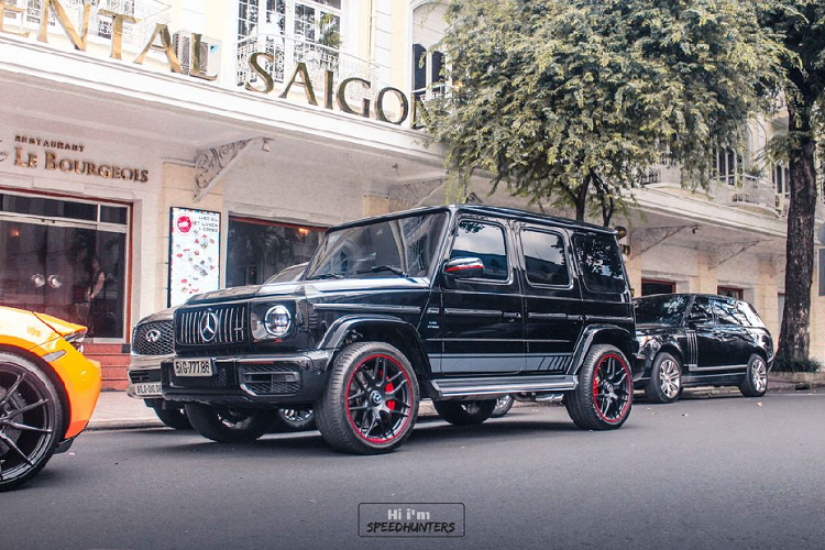 Bên cạnh những siêu xe đình đám còn là mẫu SUV vạm vỡ Mercedes-AMG G63 Edition-1 tuyệt đẹp.