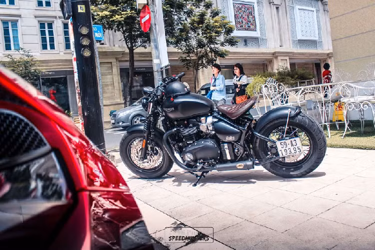 Ngoài những mẫu xe hơi đắt tiền và thể thao, buổi offline giữa các thành viên chủ chốt của nhóm Car Passion.