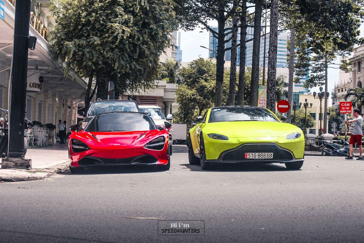 Ngay từ thời điểm này, đoàn Car Passion đang gấp rút chuẩn bị cho kết hoạch đi tiền trạm trước các địa điểm mà hành trình Caravan Super Cars 2020 sẽ đi qua vào năm sau. "Cặp song sát" nước Anh - McLaren 720S và Aston Martin V8 Vantage