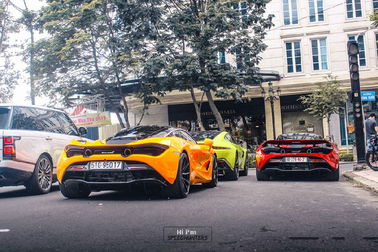 Theo bảng lịch trình từ nhóm CarPassion công bố cách đây vài tuần, hành trình Caravan Super Cars 2020 sẽ kéo dài trong 14 ngày với nhiều điểm đến, xuyên qua 4 quốc gia bao gồm Việt Nam, Lào, Thái Lan và Campuchia. Hai ngày đầu tiên, đoàn sẽ có chuyến nghỉ ngơi và tụ họp tại thành phố biển Đà Nẵng, tới ngày thứ 3 đoàn sẽ xuất phát từ Đà Nẵng tới cửa khẩu Lao Bảo (Quảng Trị) để qua tỉnh Savanakhet của nước Lào.