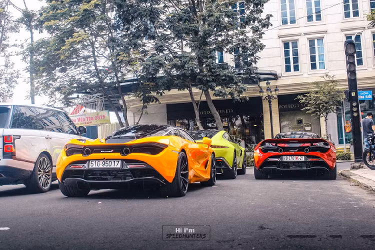 Theo bảng lịch trình từ nhóm CarPassion công bố cách đây vài tuần, hành trình Caravan Super Cars 2020 sẽ kéo dài trong 14 ngày với nhiều điểm đến, xuyên qua 4 quốc gia bao gồm Việt Nam, Lào, Thái Lan và Campuchia. Hai ngày đầu tiên, đoàn sẽ có chuyến nghỉ ngơi và tụ họp tại thành phố biển Đà Nẵng, tới ngày thứ 3 đoàn sẽ xuất phát từ Đà Nẵng tới cửa khẩu Lao Bảo (Quảng Trị) để qua tỉnh Savanakhet của nước Lào.