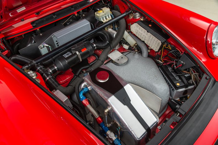 Chiếc xe được xây dựng theo đơn đặt hàng của Gary Primm, một doanh nhân nổi tiếng. Kể từ khi nhận bàn giao chiếc xe độc đáo này, chiếc xe mới chỉ đi được quãng đường gần 4800km. Primm đã gặp Bruce Canepa thông qua AMG và hai người đã nói về cách Speedster có thể được cải thiện cả về ngoại hình và hiệu suất.