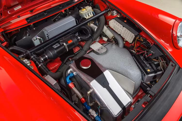 Chiếc xe được xây dựng theo đơn đặt hàng của Gary Primm, một doanh nhân nổi tiếng. Kể từ khi nhận bàn giao chiếc xe độc đáo này, chiếc xe mới chỉ đi được quãng đường gần 4800km. Primm đã gặp Bruce Canepa thông qua AMG và hai người đã nói về cách Speedster có thể được cải thiện cả về ngoại hình và hiệu suất.