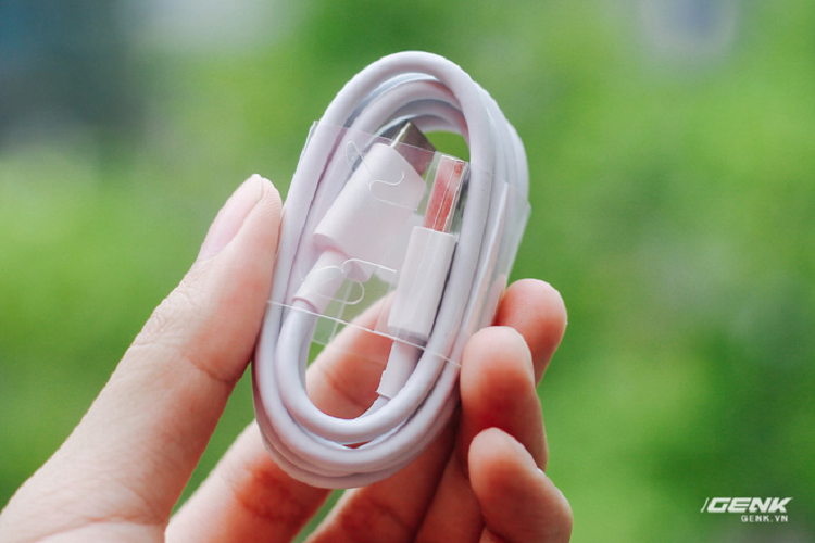 Tren tay Xiaomi Mi CC9 Pro gia 11 trieu tai Viet Nam-Hinh-5