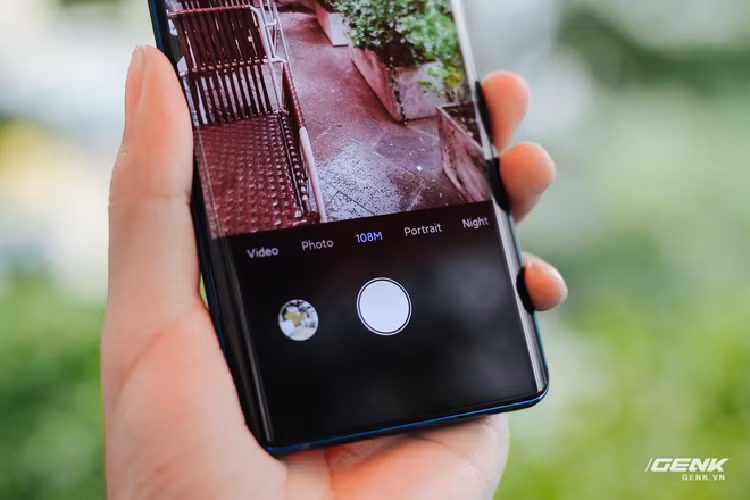 Tren tay Xiaomi Mi CC9 Pro gia 11 trieu tai Viet Nam-Hinh-9