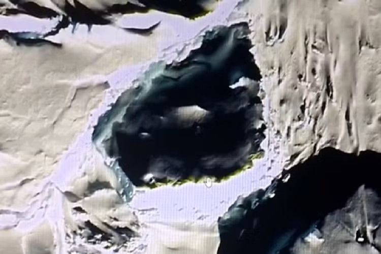 Người dùng Google Earth phát hiện "hộp sọ khổng lồ" tại Nam Cực Nguoi dung Google Earth phat hien
