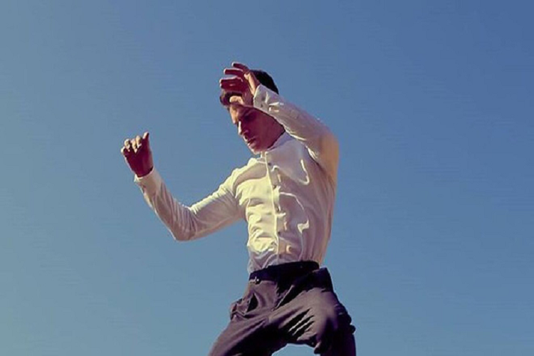 Ra mat loai ao so mi giup nguoi mac giam cang thang-Hinh-2