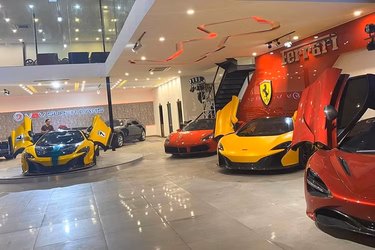 Dự kiến, showroom siêu xe Sài Gòn sẽ được khai trường vào ngày 15/12, đây có thể xem là sự kiện siêu xe chấn động nhất Việt Nam cuối năm nay.