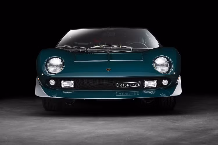 Trên chiếc xe này, các kỹ sư đã hiệu chỉnh lại động cơ nhằm khiến chiếc xe mạnh mẽ hơn. Hệ thống ống xả cũng được sử đổi nhằm giúp khí thải di chuyển dễ dàng.