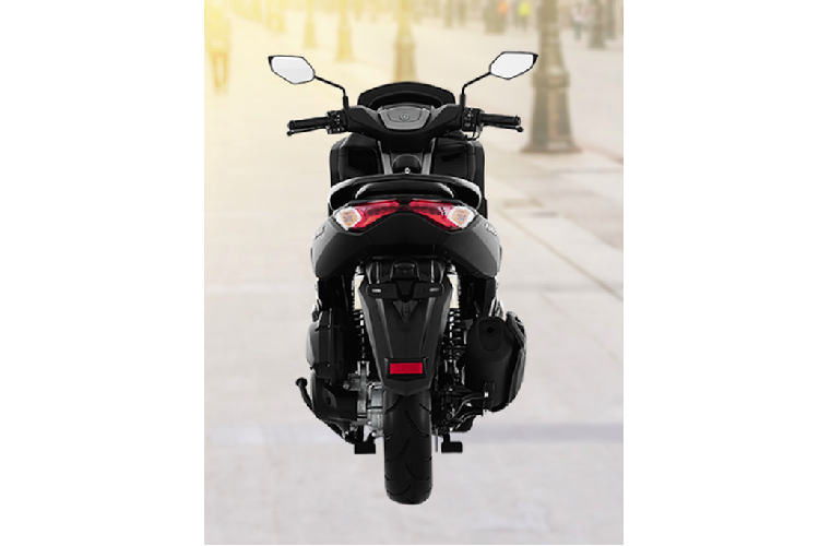 "Trái tim" của Yamaha Nmax 2020 là khối động cơ 4 thì, SOHC, 155 phân khối với công suất đầu ra 11,3 mã lực và mô-men xoắn cực đại 13,9 Nm. Giá xe Yamaha Nmax 2020 dự kiến nằm trong khoảng 30 triệu Rupiah (tương đương 50 triệu đồng), cạnh tranh trực tiếp với đối thủ Honda PCX trên các thị trường trong khu vực Đông Nam Á.