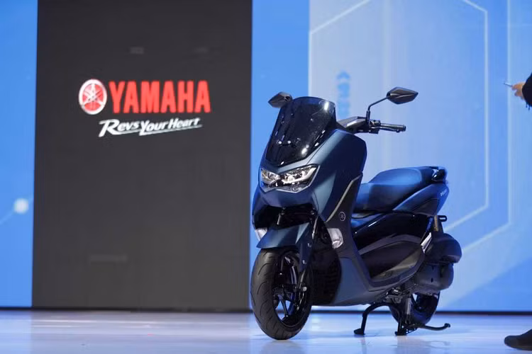 Theo đó, hãng xe Nhật Bản mới đây vừa chính thức trình làng mẫu xe ga Yamaha NMax 2020 tại đất nước Indonesia. Đây được xem như câu trả lời đanh thép của Yamaha dành cho phiên bản nâng cấp của mẫu Honda PCX ra mắt cách đây một thời gian.