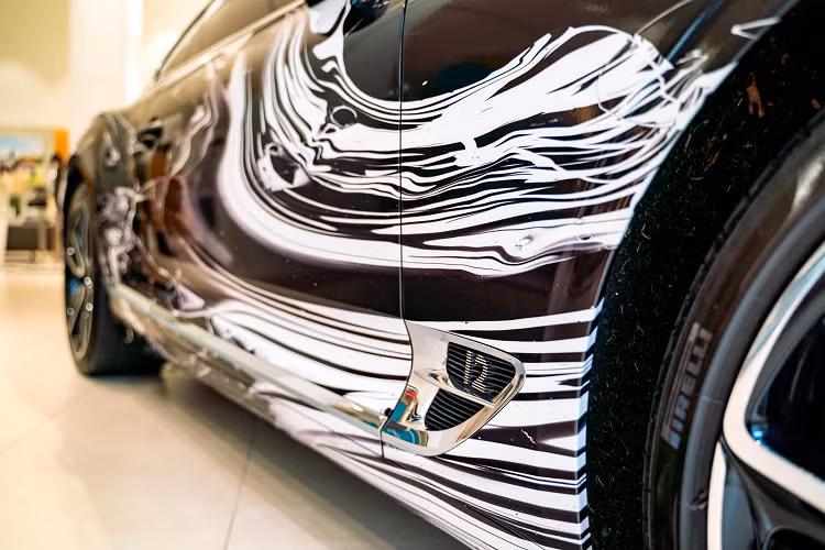 Chiếc xe sẽ ở lại Jack Barclay Bentley cùng với các tác phẩm nghệ thuật khác của Katrin, sau đó chiếc xe sẽ được trưng bày tại Phòng trưng bày JD Malat ở London cho một số sự kiện đặc biệt.