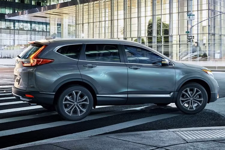 Về chi tiết kĩ thuật, động cơ tăng áp 1.5 lít sở hữu khối sức mạnh được tăng cường 6 mã lực, khả năng đạt mô men xoắn cực đại 243 Nm tại dải vòng tua rộng hơn phiên bản trước, 2,000 tới 5,000 vòng/phút và cuối cùng là sự nâng cấp ở khả năng tiết kiệm xăng theo đánh giá của EPA – tăng thêm 0.85 km/L trên đường hỗn hợp. Ngoài ra, hộp số CVT cùng khả năng chuyển số mượt mà từ Honda G-Shift vẫn được sử dụng theo tiêu chuẩn.