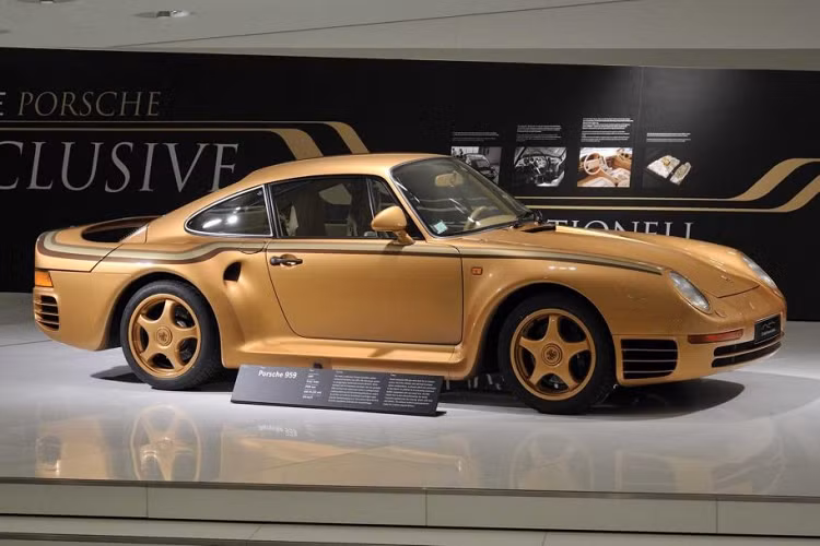 Bảo tàng Porsche được đặt tại Stuttgart sẽ trưng bày hai chiếc Porsche 959 hàng hiếm, trong số bảy bộ sưu tập trước đây thuộc sở hữu của một vị đại gia người Ả Rập Xê Út.