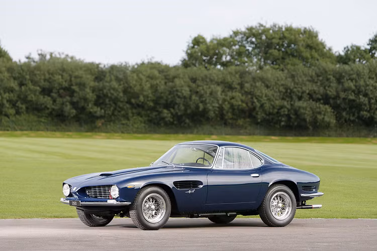 Ferrari 250 SWB Speciale Những gì bạn đang nhìn ở đây là một chiếc Ferrari được chế tạo độc nhất bởi Bertone, và dành cho Bertone. Cụ thể, Nuccio Bertone, người đã ủy thác nó cho mục đích sử dụng cá nhân của riêng mình và được thiết kế bởi Giorgetto Giugiaro. Một trong những đặc điểm nổi bật là mặt trước mũi cá mập hung dữ.